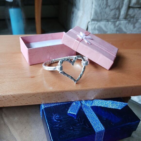 Sterling Silver Hammered Metal Heart Bangle Bracelet - Picture 5 of 10